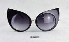 Load image into Gallery viewer, Sunglasses Cat Eye Vintage